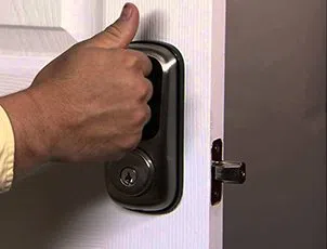 Lock Locksmith Tech Hamilton, OH 513-323-3099 - 24-7-locksmith-key-service
