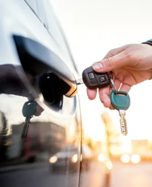 Lock Locksmith Tech Hamilton, OH 513-323-3099 - unlock-car